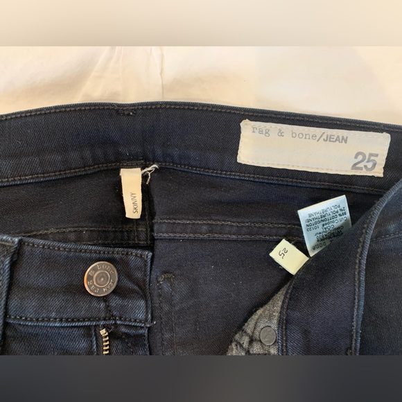 Rag & Bone Skinny in Coal - Picture 3 of 4